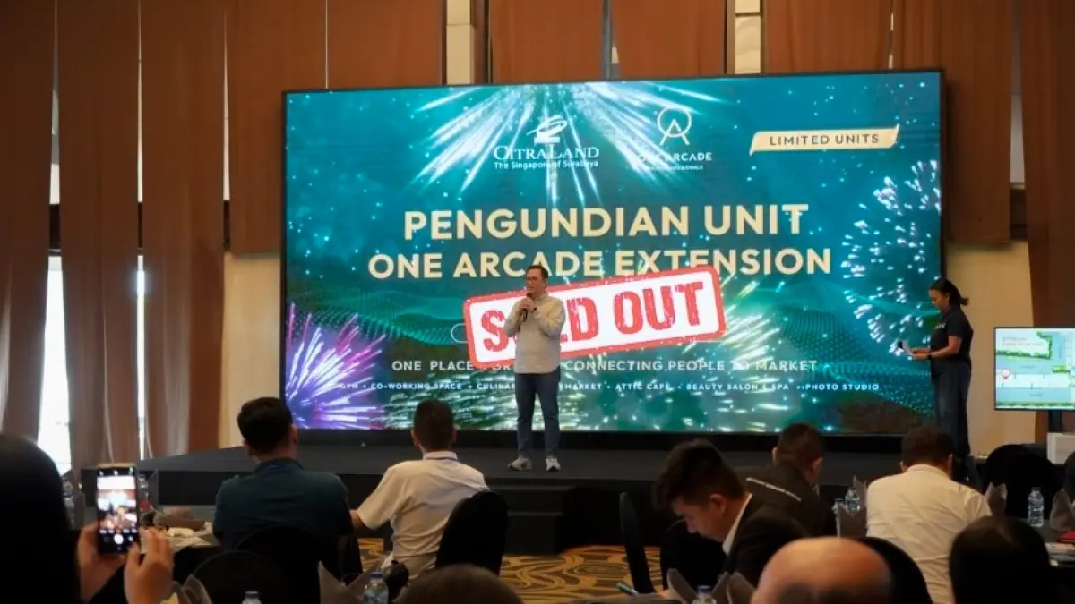 Sold out: Kawasan bisnis baru, One Arcade yang di Citraland Surabaya mendapat respond bagus dari kalangan usaha. Dari empat kali launching semua sold out dalam hitungan jam. Karena lokasinya sangat strategis di Radial Road yang baru dibuka sehingga aksesnya sangat mudah. Mau dipakai bisnis apapun bakal cuan besar. (M Afiq Firdaus) 