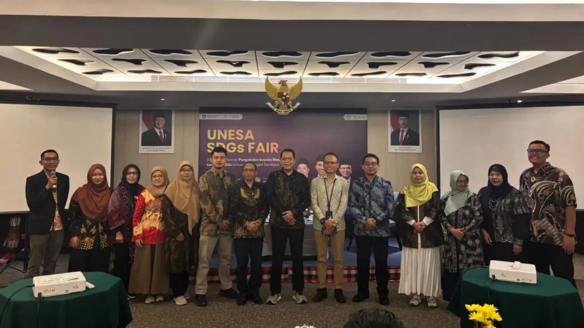 
SINERGI: Universitas Negeri Surabaya (Unesa) menggelar Unesa SDGs FAIR 2026 di Prime Plaza Hotel Sanur, Denpasar, Bali, pada 27–29 Juni 2026. SDGs FAIR 2026 diikuti oleh dosen, mahasiswa, mitra pengabdian, pemerintah daerah, komunitas, serta berbagai pemangku kepentingan dari sejumlah daerah.(IST/RADAR SURABAYA)