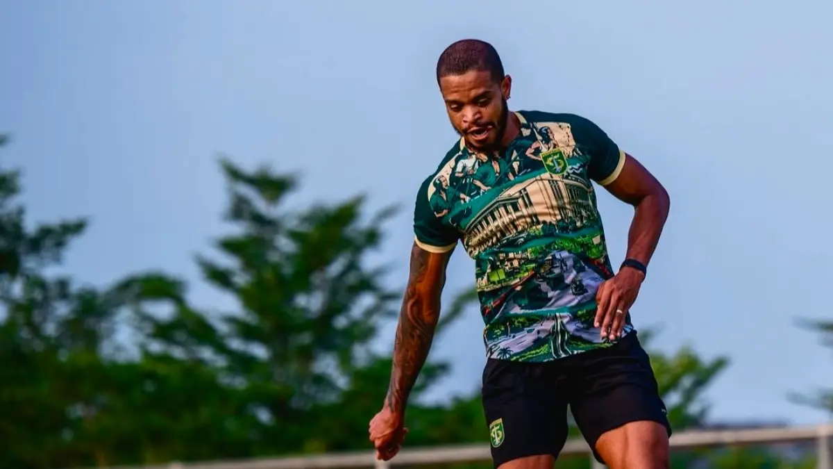 Alex Martin belum fit untuk laga perdana lawan Bhayangkara FC. (Persebaya) 