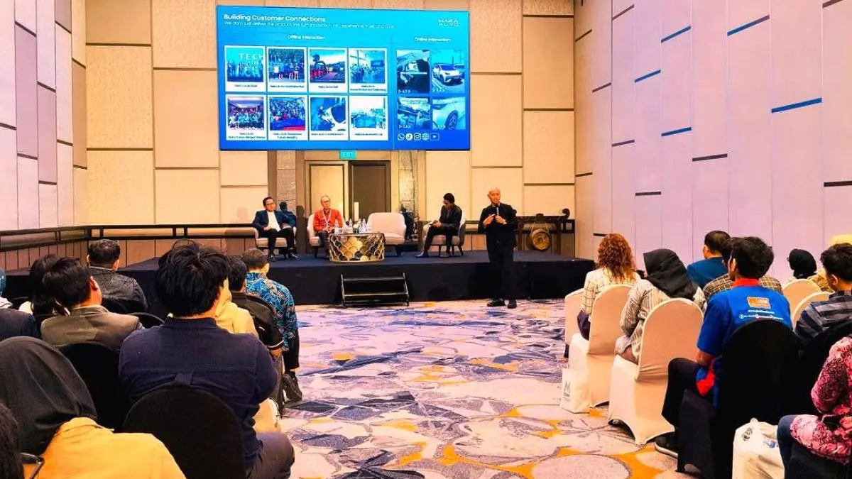 BANGUN KEPERCAYAAN PELANGGAN : Dalam ajang Surabaya Marketing Week 2026, Ndandit (Operation Manager Central Area BYD Haka Auto) membagikan kunci sukses Haka Auto dalam memimpin pasar kendaraan listrik.

&nbsp;