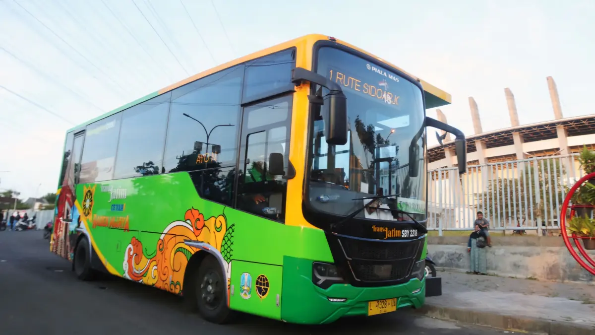 BERDAMPAK: Bus Trans Jatim menjadi program unggulan Khofifah-Emil.(IST/RADAR SURABAYA)