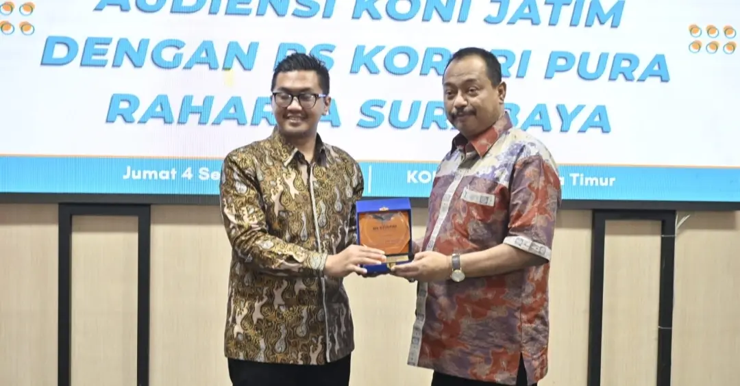 Dirut RS Korpri Pura Raharja, dr Makhyan Jibril (kiri) dan Ketua Umum KONI Jatim, Muhammad Nabil. 