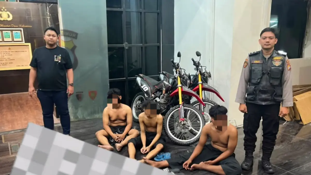 TAK BERSALAH: Tiga pemuda yang sempat diamankan Tim Jogoboyo Satsamapta Polrestabes Surabaya mengaku tidak melakukan pemukulan di Jalan Kedungdoro, Surabaya.(IST/RADAR SURABAYA)