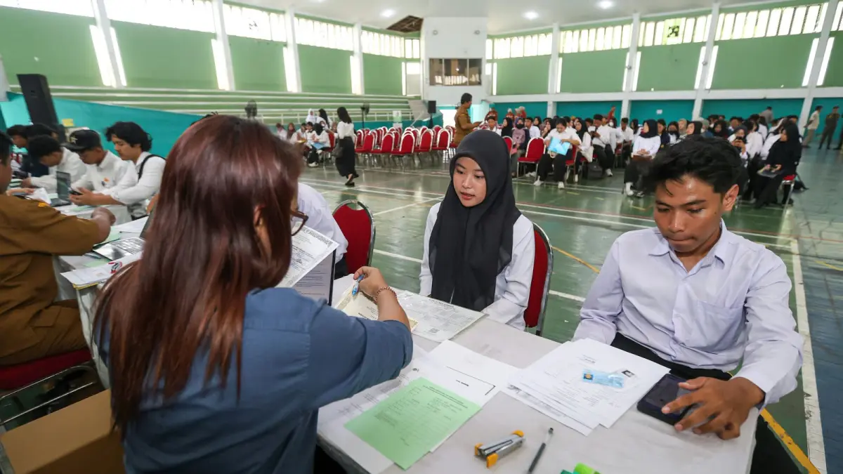 Pemkot Surabaya kembali menyalurkan bantuan biaya pendidikan bagi warganya yang melanjutkan studi ke jenjang tinggi. (IST)