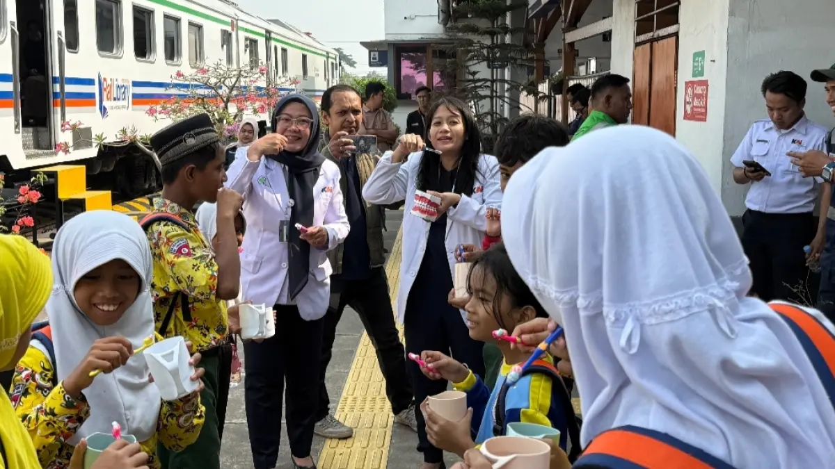 Edukasi kesehatan gigi kepada anak-anak, salah satu program dari Rail Clinic. (Istimewa)