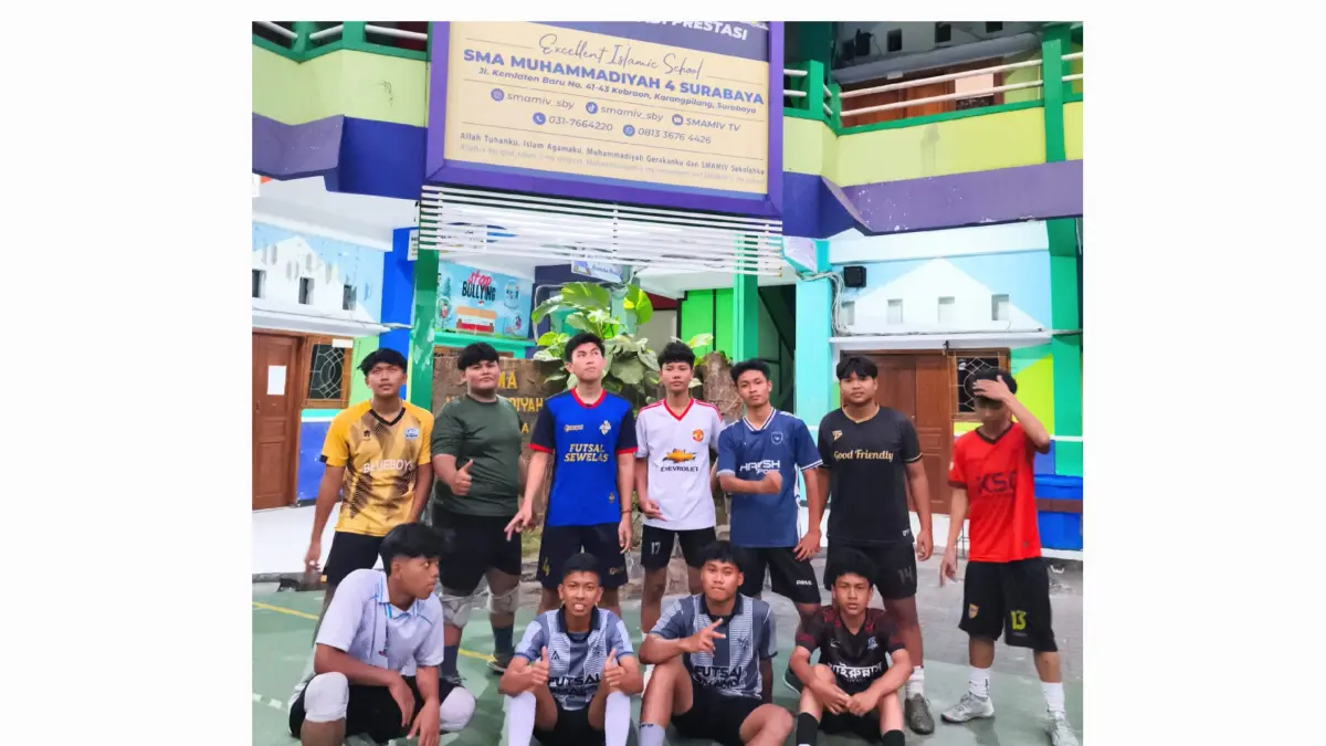 SIAP BERLAGA: Tim SMA Muhammadiyah 4 Surabaya mematangkan persiapan untuk tampil maksimal dan memburu gelar juara zona dalam turnamen Bahlil Mini Soccer Asyik Menuju Puncak.