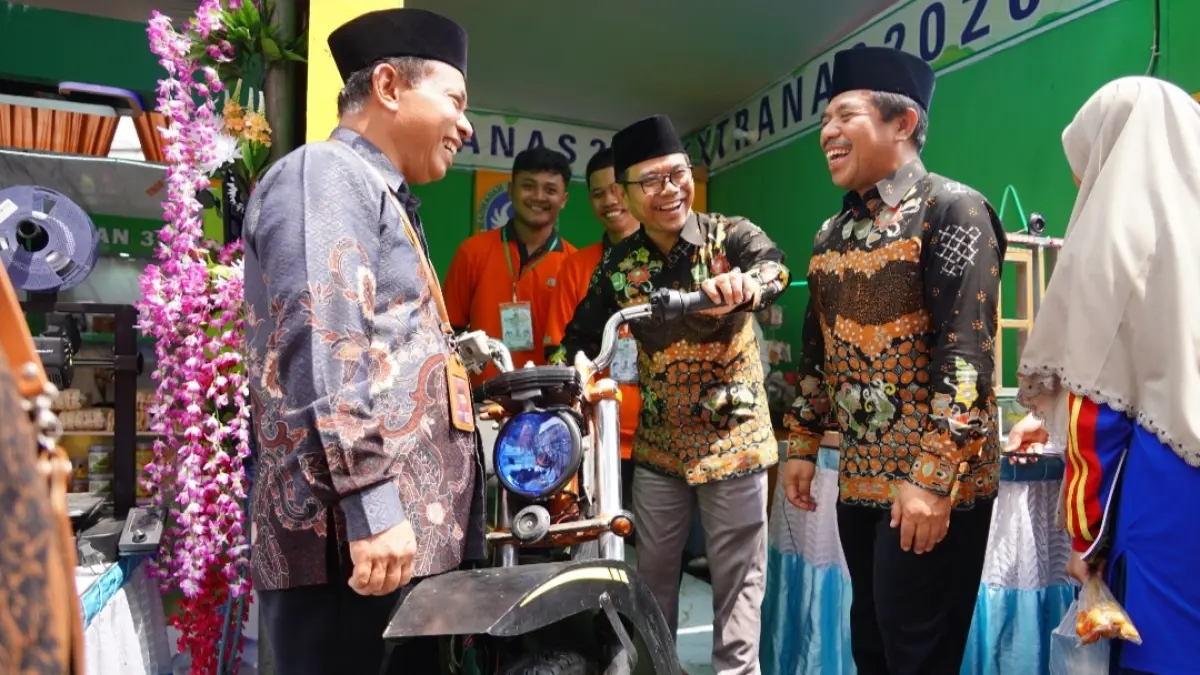 EXTRANAS VIII 2026 menghadirkan berbagai agenda, mulai dari pameran karya dan produk, kompetisi keterampilan, rapat kerja, hingga penguatan jejaring kerja sama antarmadrasah.(Rahmat Sudrajat)