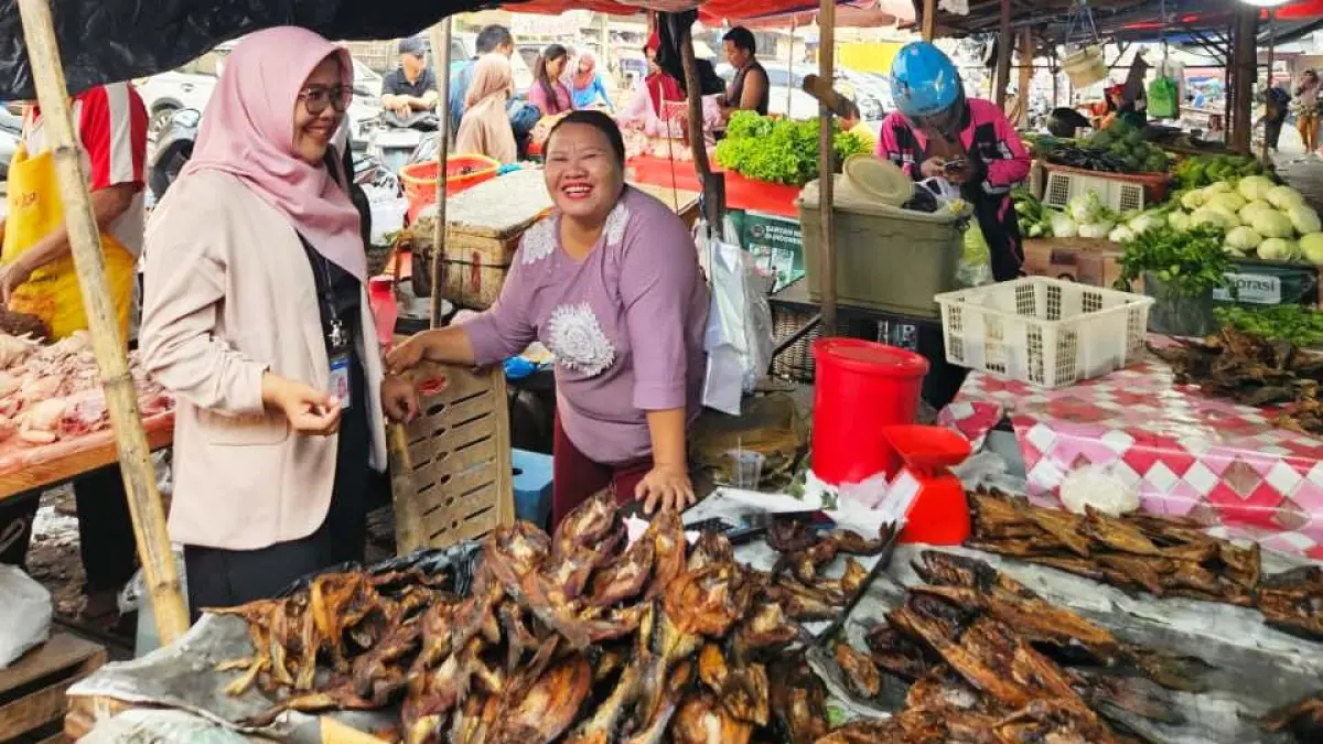 MELAYANI: Mantri BRI dekat dengan masyarakat Lubuklinggau.