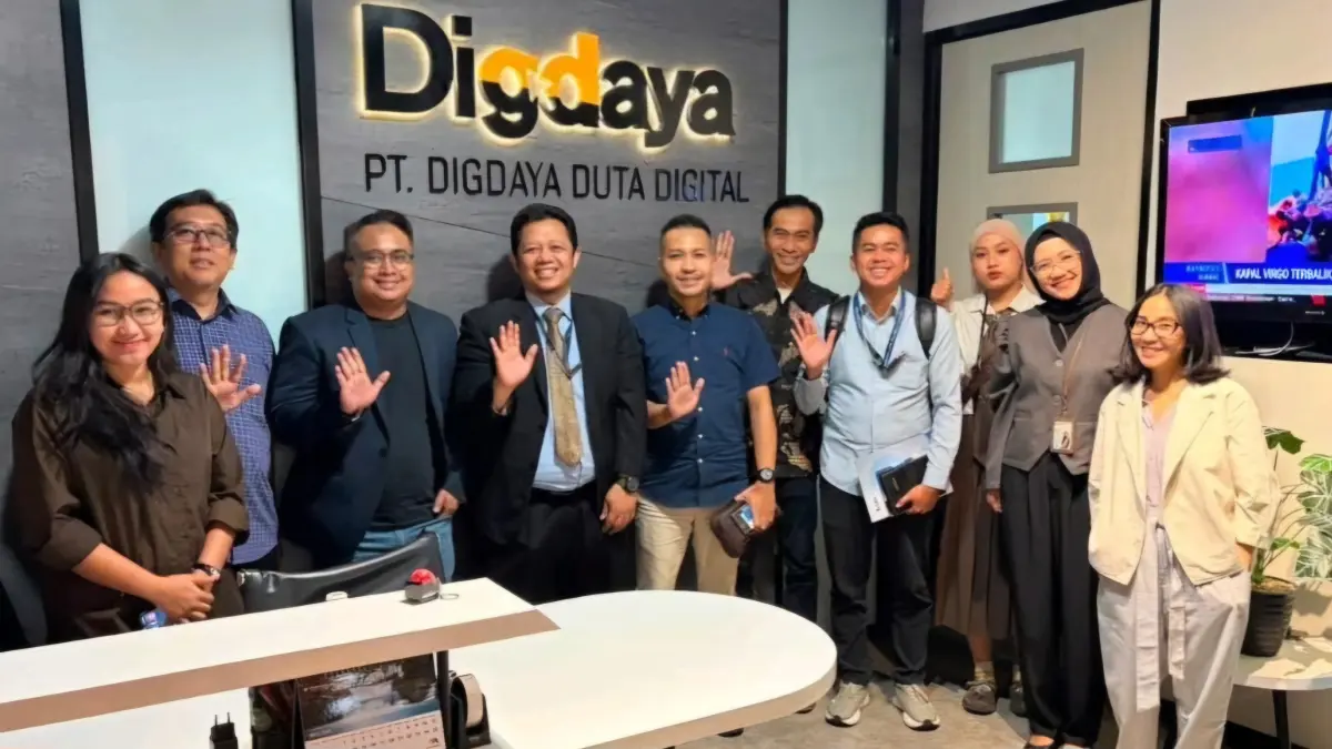 BELAJAR: SMK Budi Luhur Gandeng CBN dan Digdaya, Dorong Karya Siswa Masuk Ekosistem Industri Digital.(IST/RADAR SURABAYA)