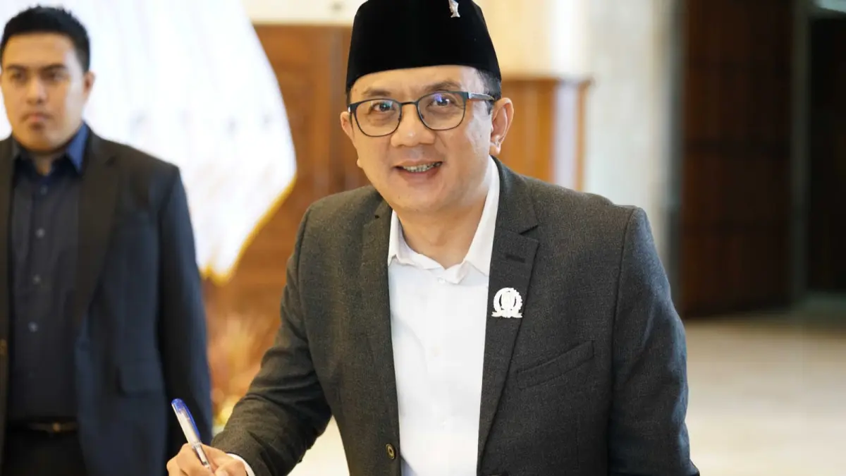 Wakil Ketua DPRD Jawa Timur Deni Wicaksono