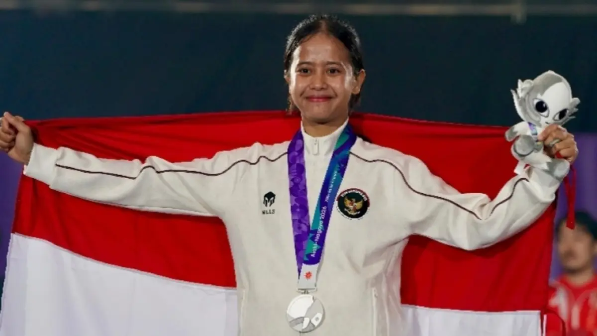 Sumaya mempersembahkan medali perak dari cabang olahraga Teqball nomor tinggal putri. (Kemenpora)