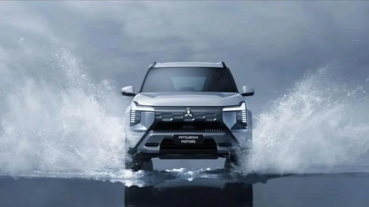 BERKELAS: Lima pilihan mode berkendara—Normal, Wet, Tarmac, Gravel, dan Mud—memberikan fleksibilitas bagi Mitsubishi Destinator untuk menghadapi beragam karakter jalan.(IST/RADAR SURABAYA)
