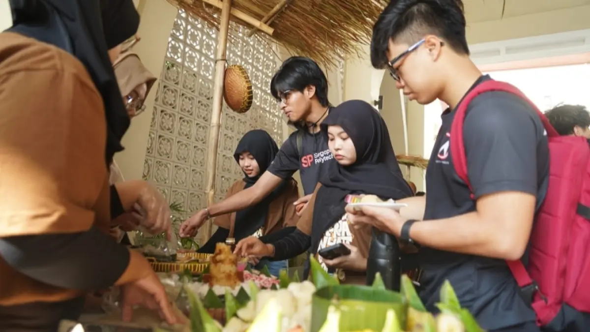 LEARNING EXPRESS: Mahasiswa dari Umsura dan Singapore Polytechnic, ketika mengikuti kegiatan LeX 2026, di Surabaya. (Umsura)