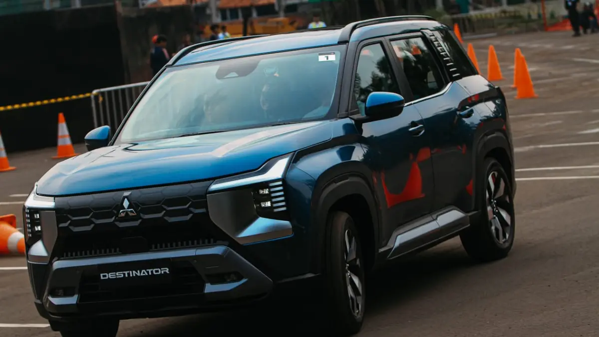 Mitsubishi Destinator.(IST/RADAR SURABAYA)
