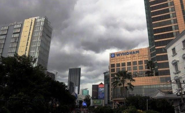 BMKG Minta Waspadai Cuaca Ekstrem Hingga Akhir Bulan