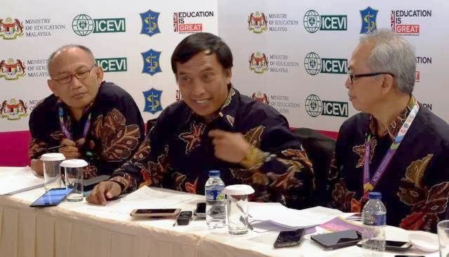 Physical Distancing, Unesa Hapus Kewajiban Skripsi