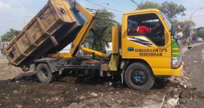 Truk Sampah Tidak Bisa Masuk TPA Buntut Psyical Distancing