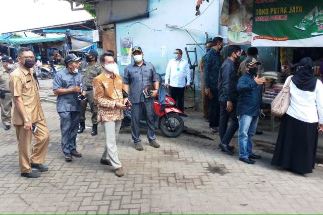 Sidak Harga di Pasar Porong, Minta Dibentuk Satgas Covid-19