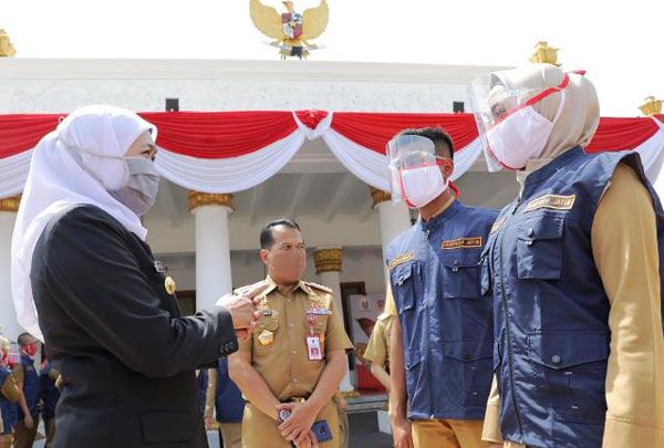 Khofifah Berharap Dapat Pengganti ASN yang Pensiun dari Lulusan IPDN