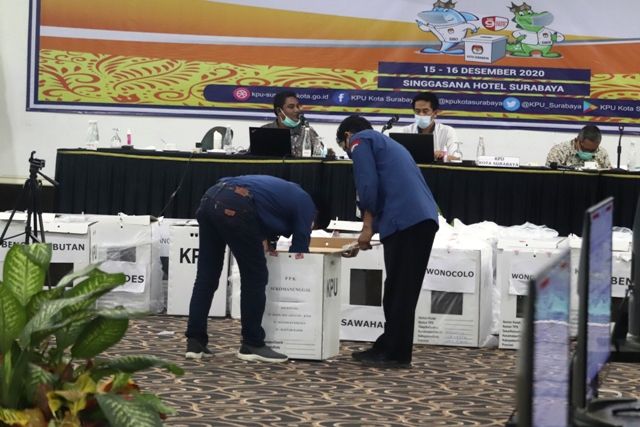 Rekapitulasi Pilkada Surabaya Rampungkan 28 Kecamatan