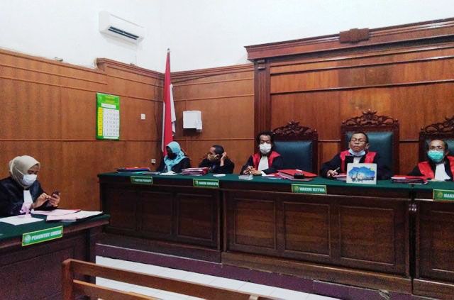 Bunga Dihukum 15 Bulan karena Tipu Pacar Rp 456 Juta