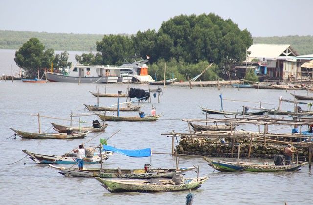 Banyak Nelayan Luar Daerah Tangkap Ikan Pakai Pukat dan Bom