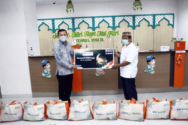 Bentuk Kepedulian untuk Anak Yatim Piatu dan Kaum Duafa