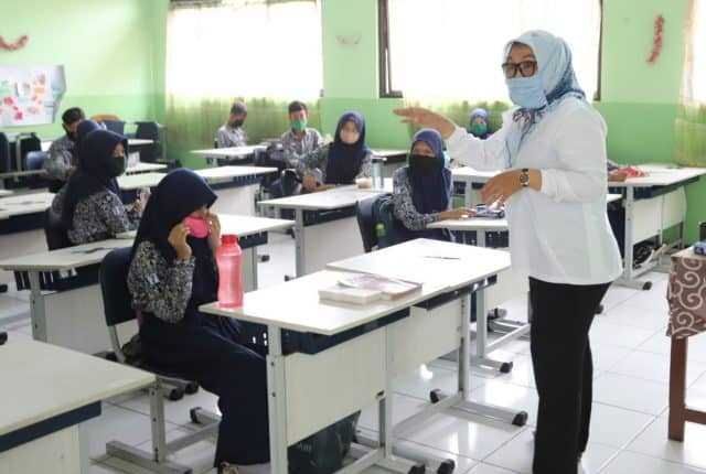 Jalani Sekolah Tatap Muka, Siswa Tak Perlu Tes Swab