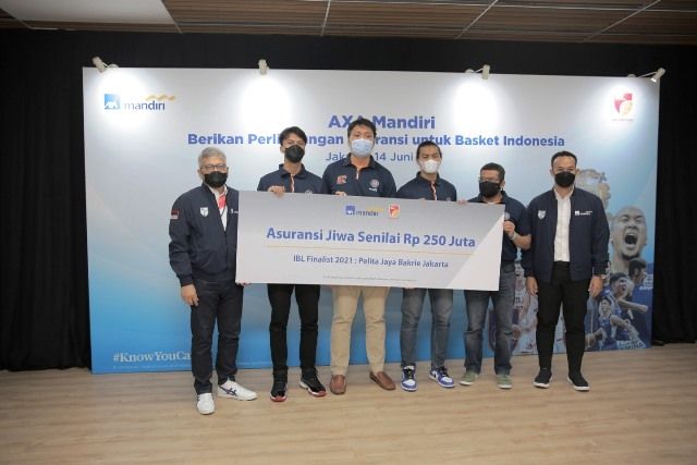 Dukung Talenta Atlet Nasional, AXA Mandiri Beri Asuransi Juara IBL