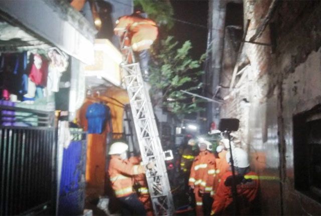 Tabung Elpiji Ngebros, Rumah Terbakar, Suami Istri dan Putrinya Luka