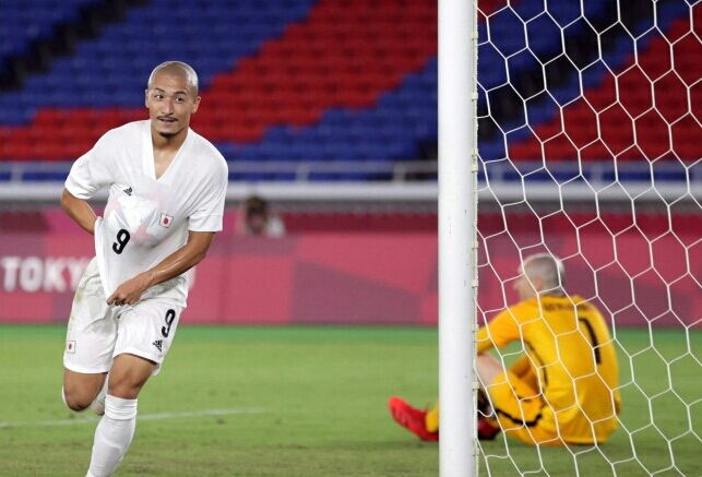 Jepang hajar Prancis 4-0 dan lolos 16 besar