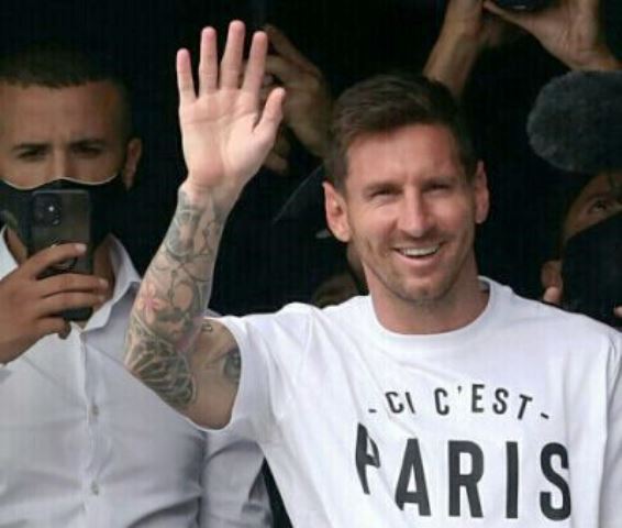 Lionel Messi saat diperkenalkan sebagai pemain baru PSG. (ANTARA)
