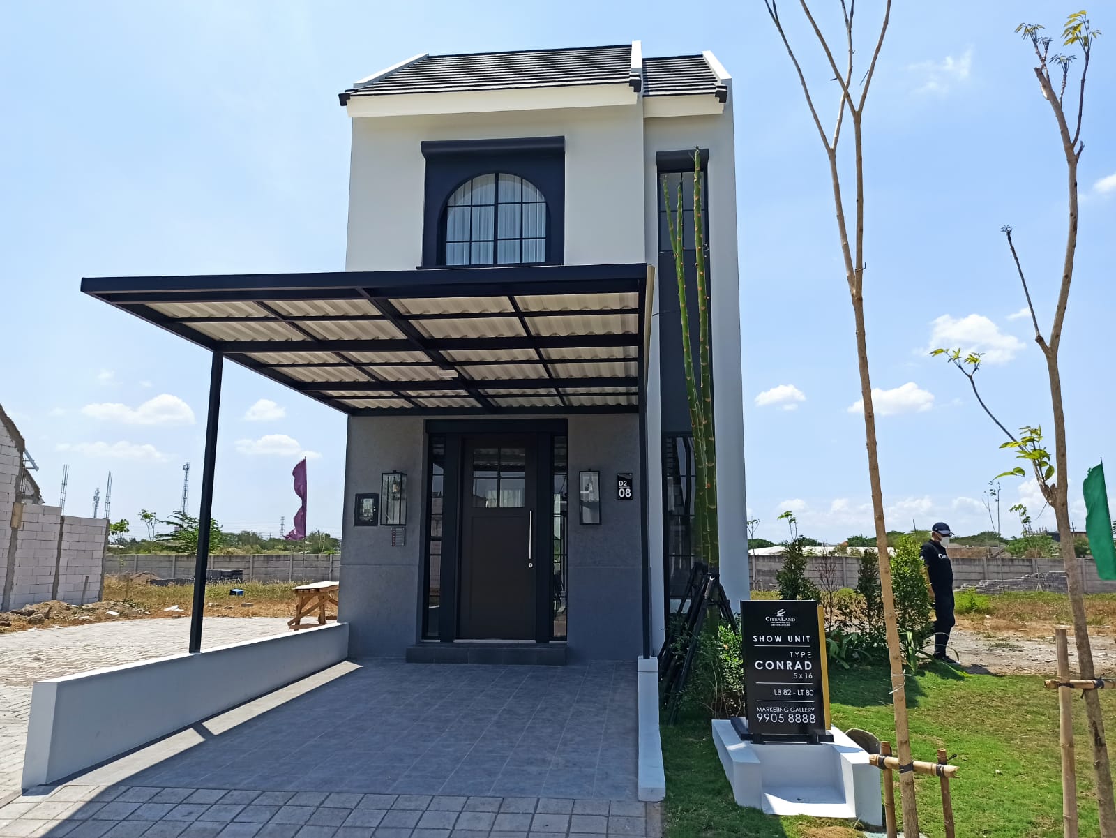 SMART HOME: Untuk menjaring market milenial, profesional dan pasangan muda, CitraLand Driyorejo CBD kembali merilis dua tipe rumah terbaru, Charlotte dan Conrad. Dua tipe rumah ini berkonsep Smart Home dan ditawarkan dengan harga mulai Rp 1 miliar dan Rp
