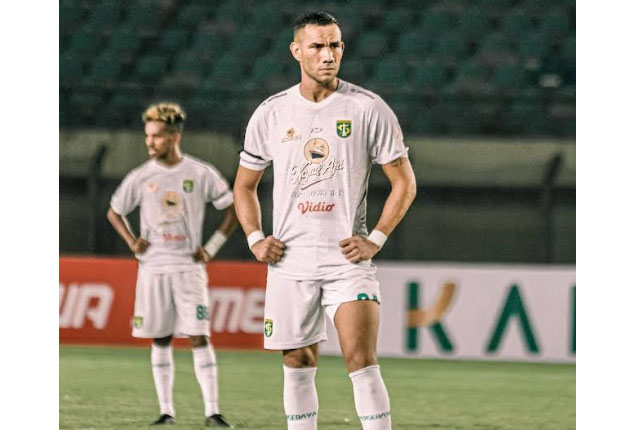 Legiun Brasil, Jose Wilkson, masih tetap jadi andalan pelatih Aji Santoso dalam laga menghadapi Bhayangkara FC, sore ini. (PERSEBAYA.ID)