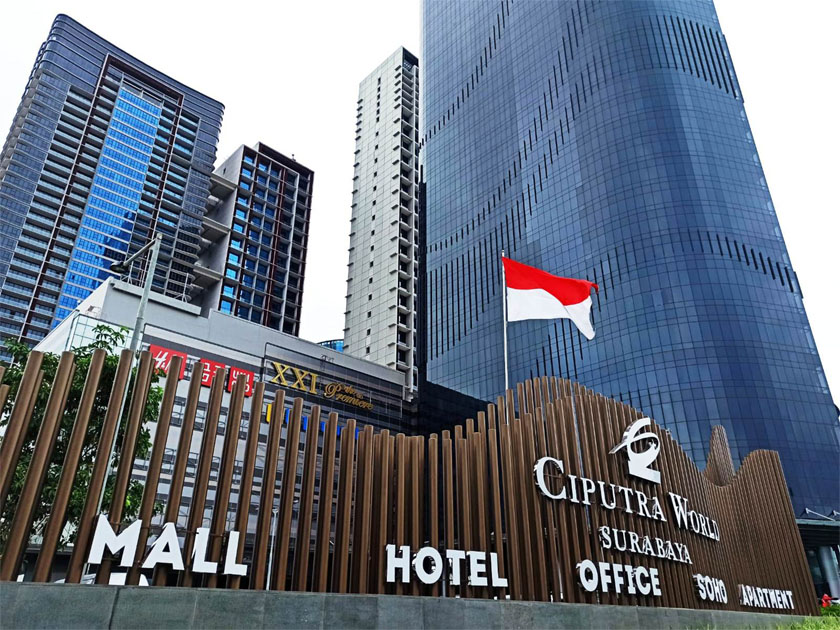 PRESTISIUS: Superblok Ciputra World Surabaya yang terdiri dari Mall, Office, Apartemen, SOHO dan Hotel memberikan penawaran menarik dalam rangka HUT Ciputra ke 40. Penawaran ini berlaku mulai September hingga 31 Desember 2021. (M. AFIQ FIRDAUS)
