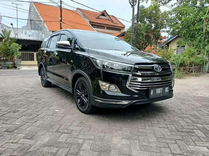 Mobil yang dibawa kabur pembeli saat tes drive diamankan di Jalan Tol Dupak, Surabaya. (IST)