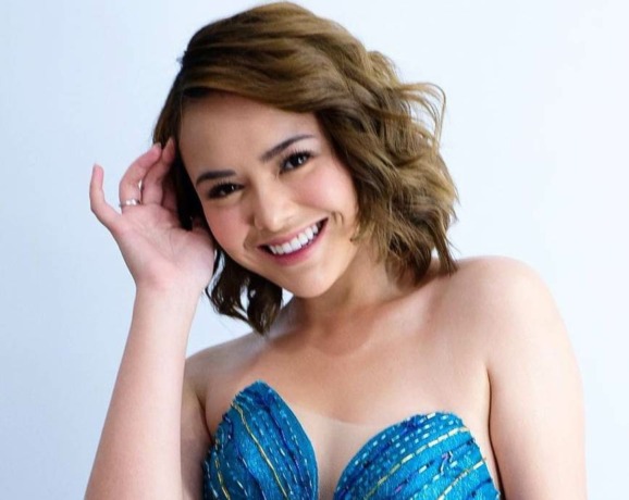 Amanda Manopo mengaku tak risih beradegan dijilat Reza Arap.