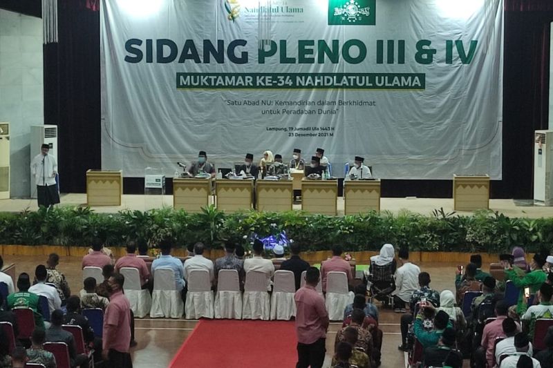 Suasana sidang pleno penetapan Rais Aam PBNU periode 2021-2026 pada Muktamar Ke-34 NU di Universitas Lampung, Jumat (24/12/2021) dini hari. (ANTARA)