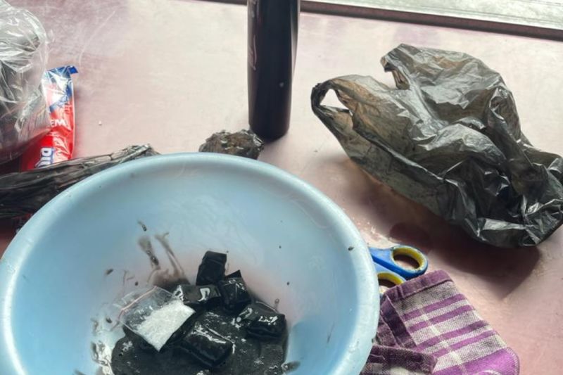 Narkoba jenis sabu-sabu disita petugas Rutan Surabaya. (ANTARA/Kanwilkumham Jatim)