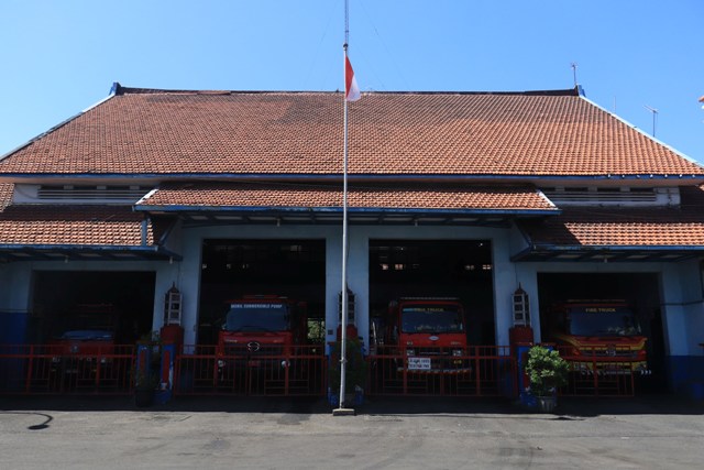 Gedung PMK tertua di kawasan Pasar Turi, Surabaya. (SURYANTO/RADAR SURABAYA)