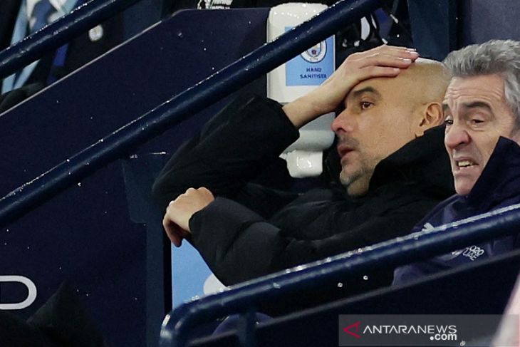 Pelatih Manchester City menyaksikan anak asuhnya membombardir Leicester City di laga Boxing Day. (ANTARA)