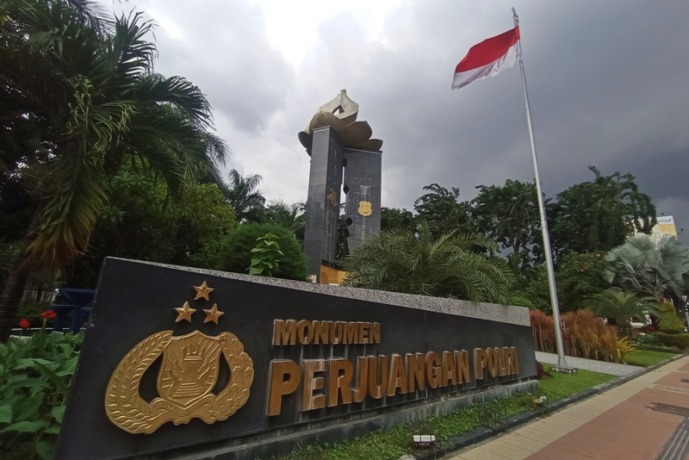 SIMBOL: Monumen Perjuangan Polri ini dibangun untuk mengenang perjuangan M Jasin yang merupakan Polisi Istimewa dalam pertempuran melawan sekutu. (SURYANTO/RADAR SURABAYA)