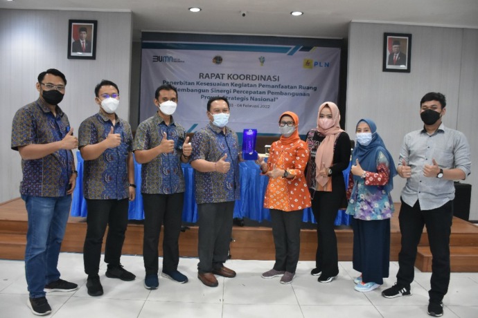 SINERGI: PLN UIP JBTB bersama dengan Kementrian ATR/BPN saling bersinergi terkait pembangunan infrastruktur ketenagalistrikan PSN. (ISTIMEWA)
