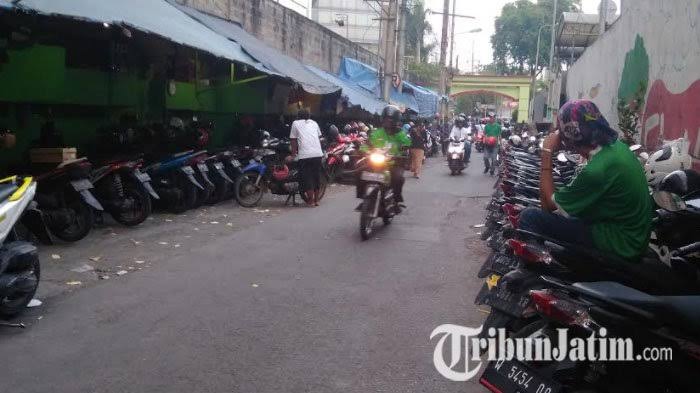 AIR LAUT PASANG: Karena sering terkena luberan air dari sungai Kalimas, akhirnya masyarakat menyebut kawasan ini dengan Kaliasin.  (NET)