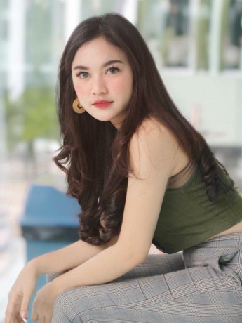 Mahalani Raharja dikabarkan resmi pacaran dengan Rizky Fabian. (INSTAGRAM)