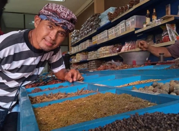 BERGANTI KOMODITAS: Jika sekarang di Pasar Pabean didominasi penjual ikan dan bawang, dulu pasar ini terkenal sebagai pasar rempah-rempah. (IST)