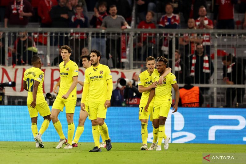 Pemain Villarreal merayakan gol Samuel Chukwueze dalam pertandingan leg kedua perempat final Liga Champions lawan Bayern Muenchen pada 13 April 2022. (ANTARA/REUTERS/LUKAS BARTH)