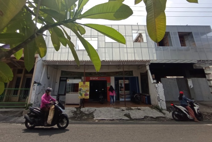 BERUBAH IMAGE: Salah satu bekas wisma di Dolly yang disulap menjadi sentra UMKM. (SURYANTO/RADAR SURABAYA)