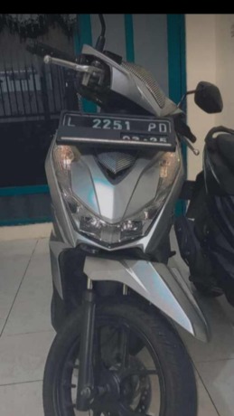 KENANGAN: Sepeda motor milik Nurul yang dicuri di Jalan Jarak, Surabaya. (IST)