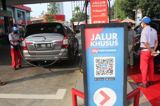 Ilustrasi layanan pengisiam BBM dengan aplikasi MyPertamina. aplikasi (DOK/RADAR SURABAYA)